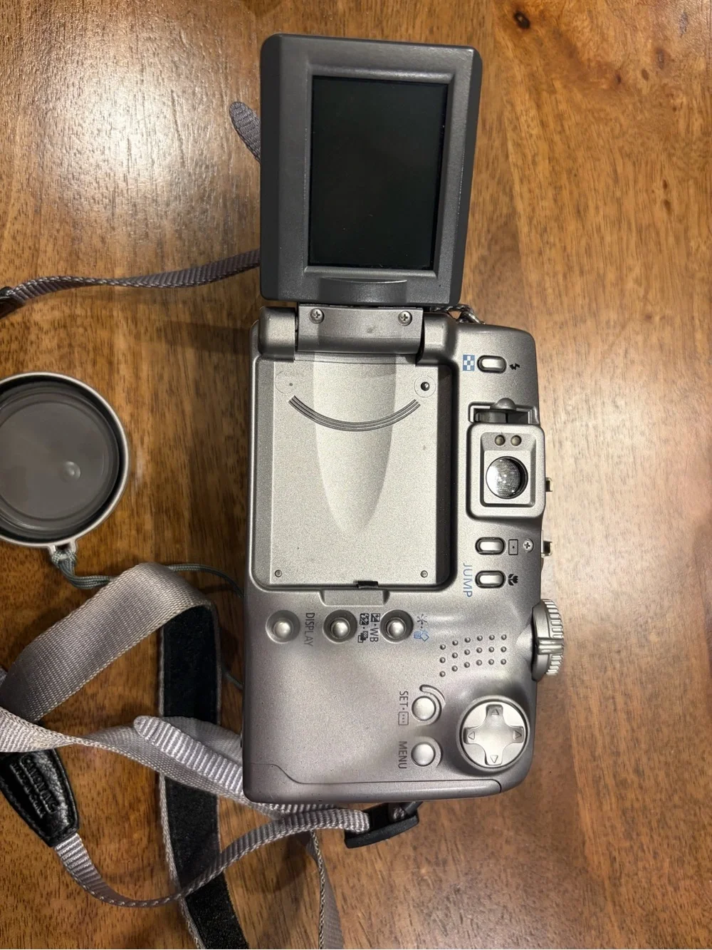 Canon Powershot G2 4MP Digital Camera,+Charger +Batt.+Memo.Card+USB Cable+Remote